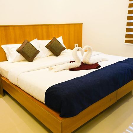 Abab Residency Hotel Kochi Exterior photo